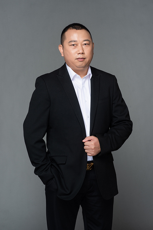 <div style="text-align:center;">
	李辉圩
</div>
<span>
<div style="text-align:center;">
	副会长
</div>
</span>