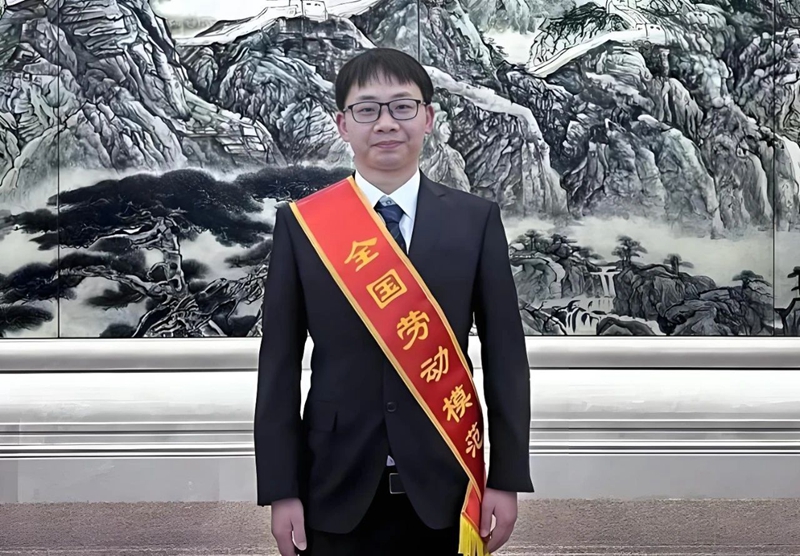 【商会活动】谢明辉 ：红土地的骄傲！——温州市江西商会走访慰问 “全国劳模” 谢明辉博士