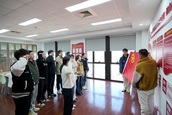 离团不离心 奋斗正当时