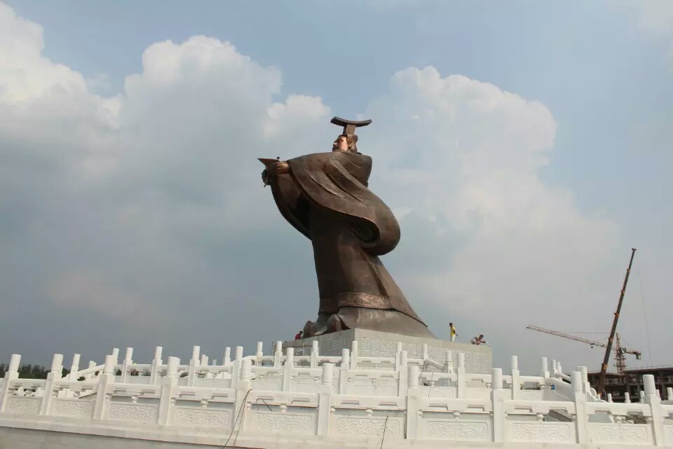 广场雕塑