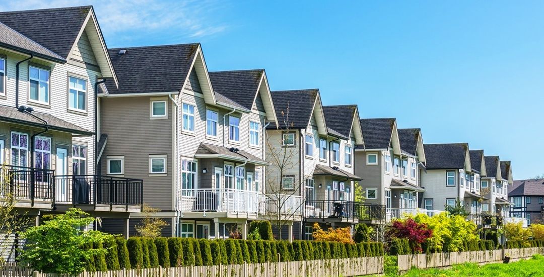 How to choose high-quality asphalt shingles - colored stone granules?