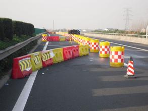 防撞桶