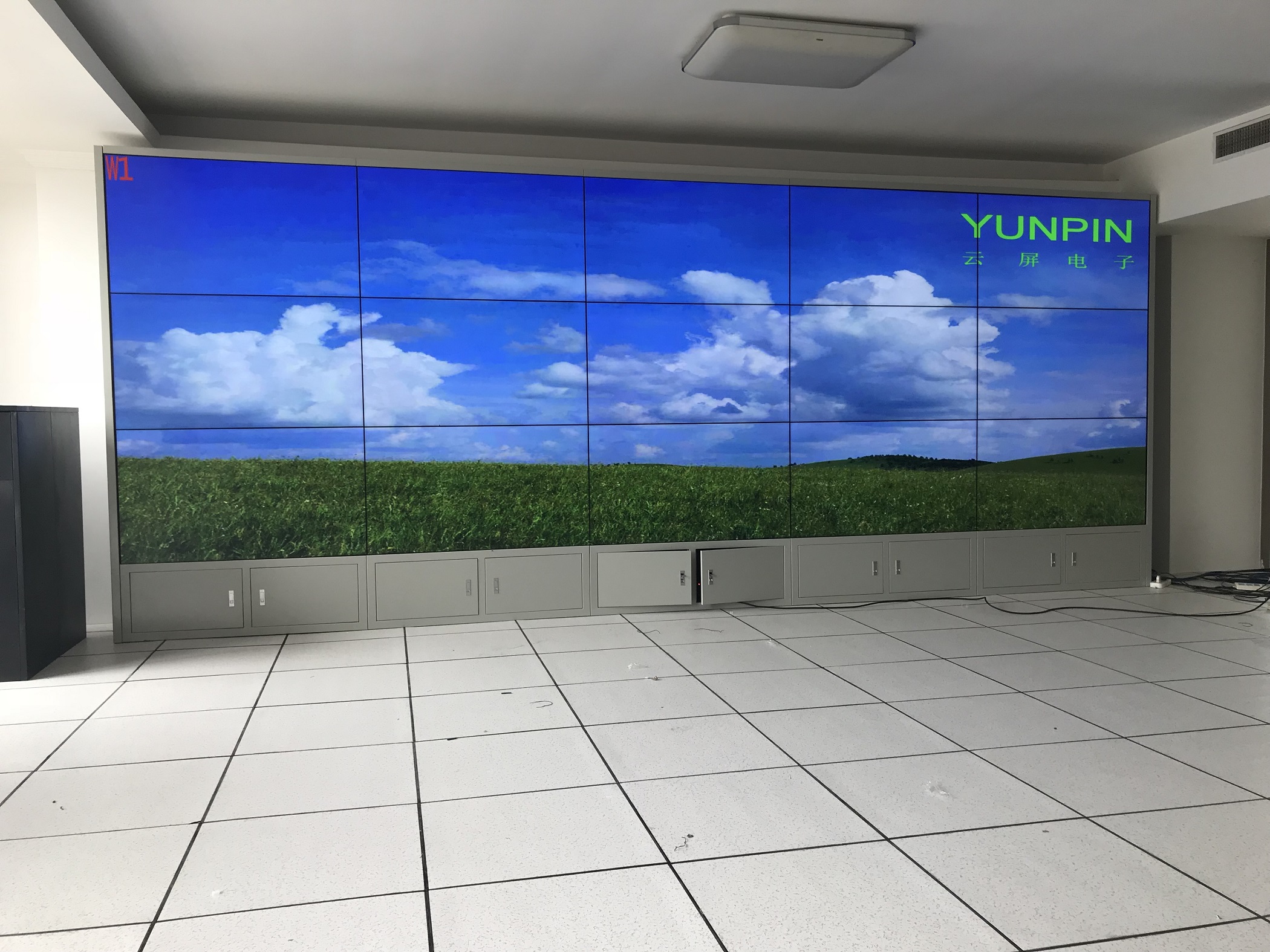 山東濰坊水產(chǎn)城項(xiàng)目3行5列落地機(jī)柜安裝案例