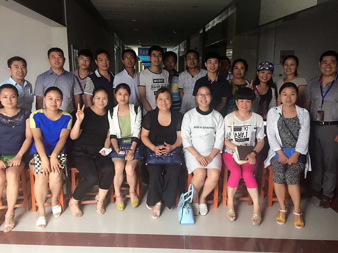 <p align="left">
	<span style="font-size:10.0pt;font-family:微软雅黑,sans-serif;color:#333333;">推广总监<span>—</span></span>
</p>
<p align="left" style="margin-left:0cm;text-indent:-18pt;">
	<span style="font-size:10.0pt;font-family:Symbol;color:#333333;">·<span style="font-size:7pt;line-height:normal;font-family:'Times New Roman';">&nbsp;&nbsp;&nbsp;&nbsp;&nbsp;&nbsp;&nbsp;&nbsp; </span></span><span style="font-size:10.0pt;font-family:微软雅黑,sans-serif;color:#333333;">7</span><span style="font-size:10.0pt;font-family:微软雅黑,sans-serif;color:#333333;">年电商从业经验<span></span></span>
</p>
<p align="left" style="margin-left:0cm;text-indent:-18pt;">
	<span style="font-size:10.0pt;font-family:Symbol;color:#333333;">·<span style="font-size:7pt;line-height:normal;font-family:'Times New Roman';">&nbsp;&nbsp;&nbsp;&nbsp;&nbsp;&nbsp;&nbsp;&nbsp; </span></span><span style="font-size:10.0pt;font-family:微软雅黑,sans-serif;color:#333333;">天下网商认证分析讲师<span></span></span>
</p>
<p align="left" style="margin-left:0cm;text-indent:-18pt;">
	<span style="font-size:10.0pt;font-family:Symbol;color:#333333;">·<span style="font-size:7pt;line-height:normal;font-family:'Times New Roman';">&nbsp;&nbsp;&nbsp;&nbsp;&nbsp;&nbsp;&nbsp;&nbsp; </span></span><span style="font-size:10.0pt;font-family:微软雅黑,sans-serif;color:#333333;">淘宝官方服务商直通车培训<span>-</span>广州班指定讲师<span></span></span>
</p>
<p align="left" style="margin-left:0cm;text-indent:-18pt;">
	<span style="font-size:10.0pt;font-family:Symbol;color:#333333;">·<span style="font-size:7pt;line-height:normal;font-family:'Times New Roman';">&nbsp;&nbsp;&nbsp;&nbsp;&nbsp;&nbsp;&nbsp;&nbsp; </span></span><span style="font-size:10.0pt;font-family:微软雅黑,sans-serif;color:#333333;">曾服务品牌：天猫魔盒、奥迪双钻、三只松鼠等<span></span></span>
</p>