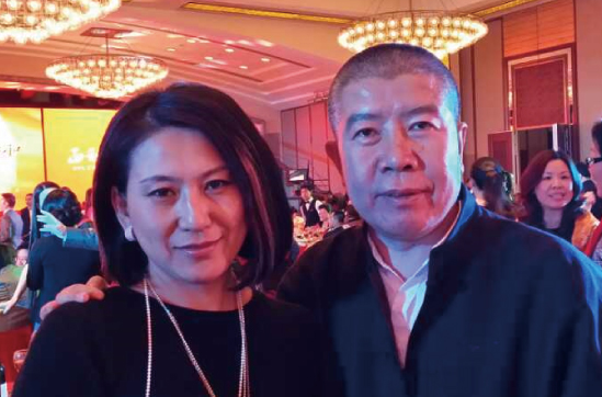 斋主与吴明宪在一起