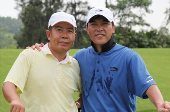 斋主与张连伟在一起