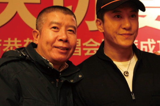 斋主与毛宁在一起