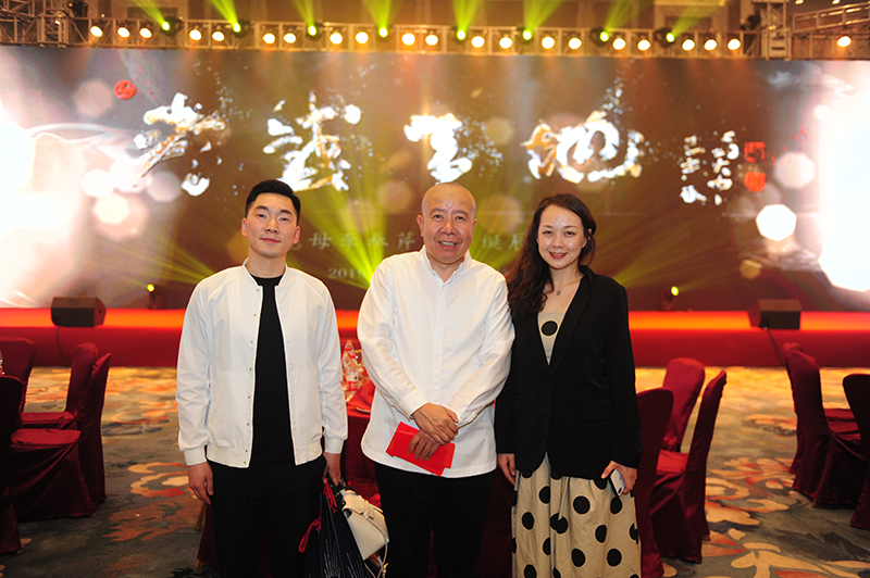 郭老师与嘉宾合影