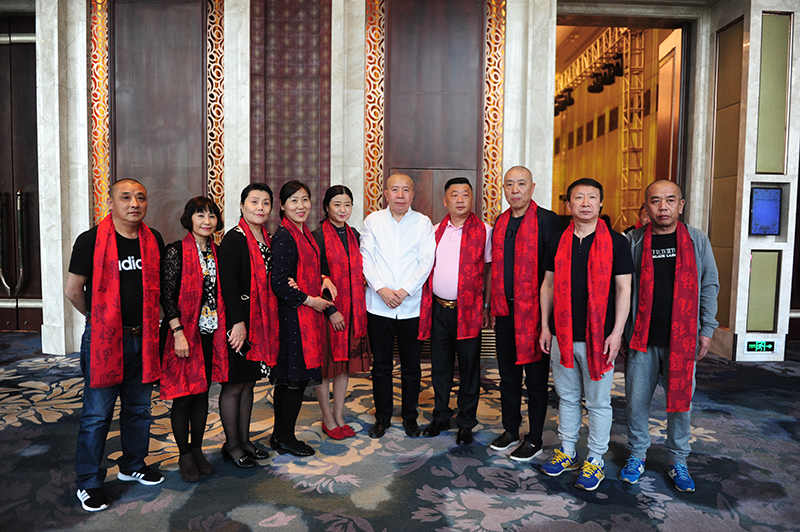 郭老师和嘉宾合影