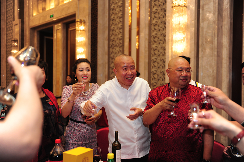 郭老师和嘉宾合影