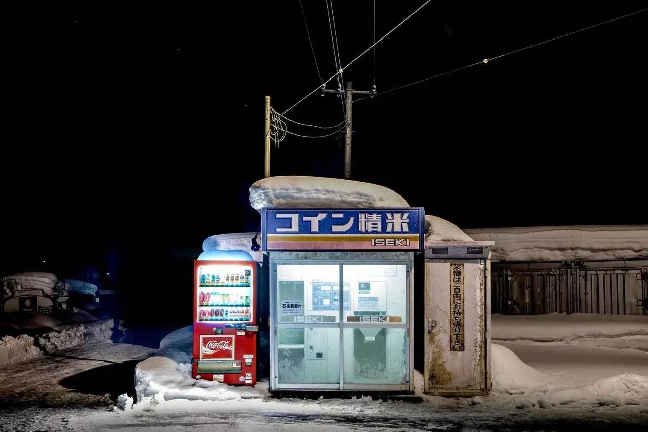 自動售貨機_全自動售貨機_自動售貨機哪家好_無人售貨機_ 自動售貨機合作_自動售貨機加盟_自動售貨機品牌_ 廣州富宏_全國自動售貨機運營商