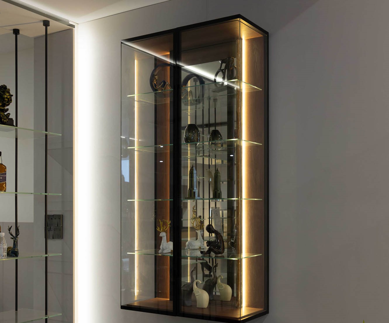 WALL MOUNTED WINGED GLASS CABINET