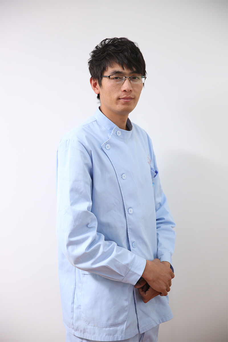 李宏军   医学学士 主治医师  讲师  住院部主任