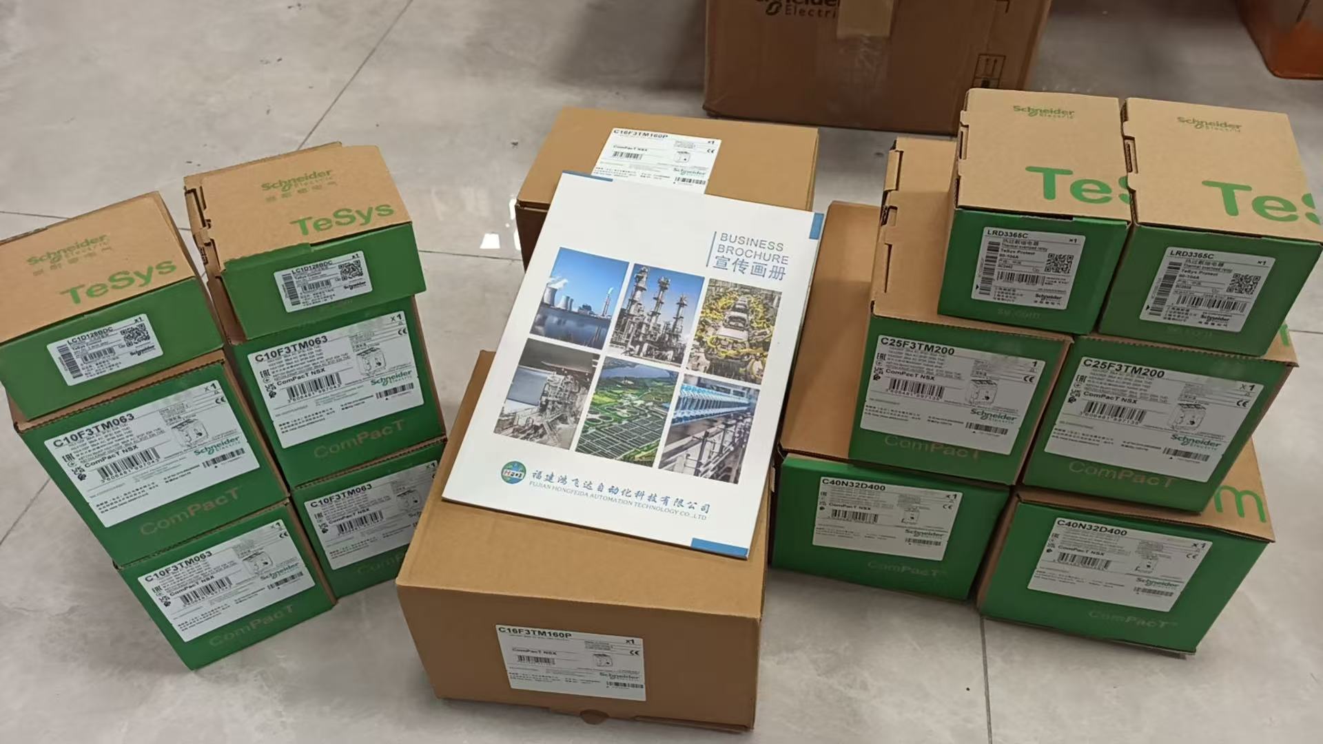 SCHNEIDER C25F3TM200塑壳断路器