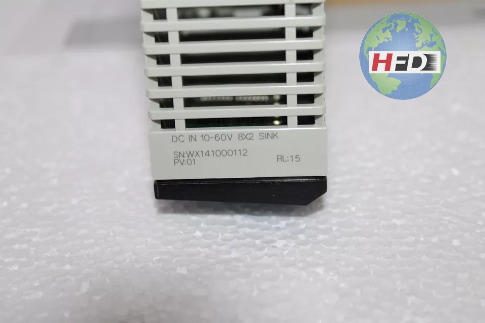 SCHNEIDER 140DDI84100 离散量输入模块