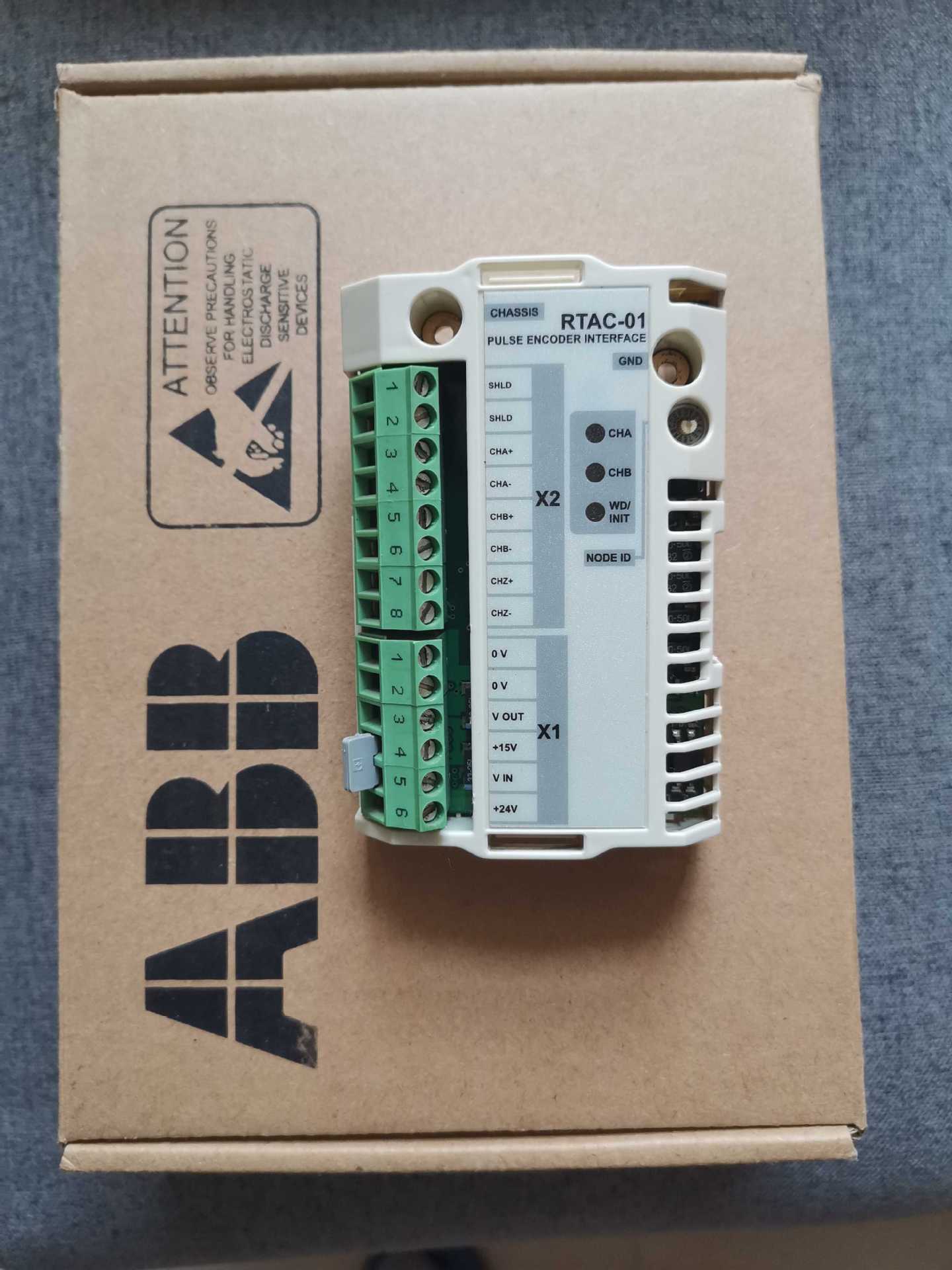 ‌ABB DI818数字输入模块