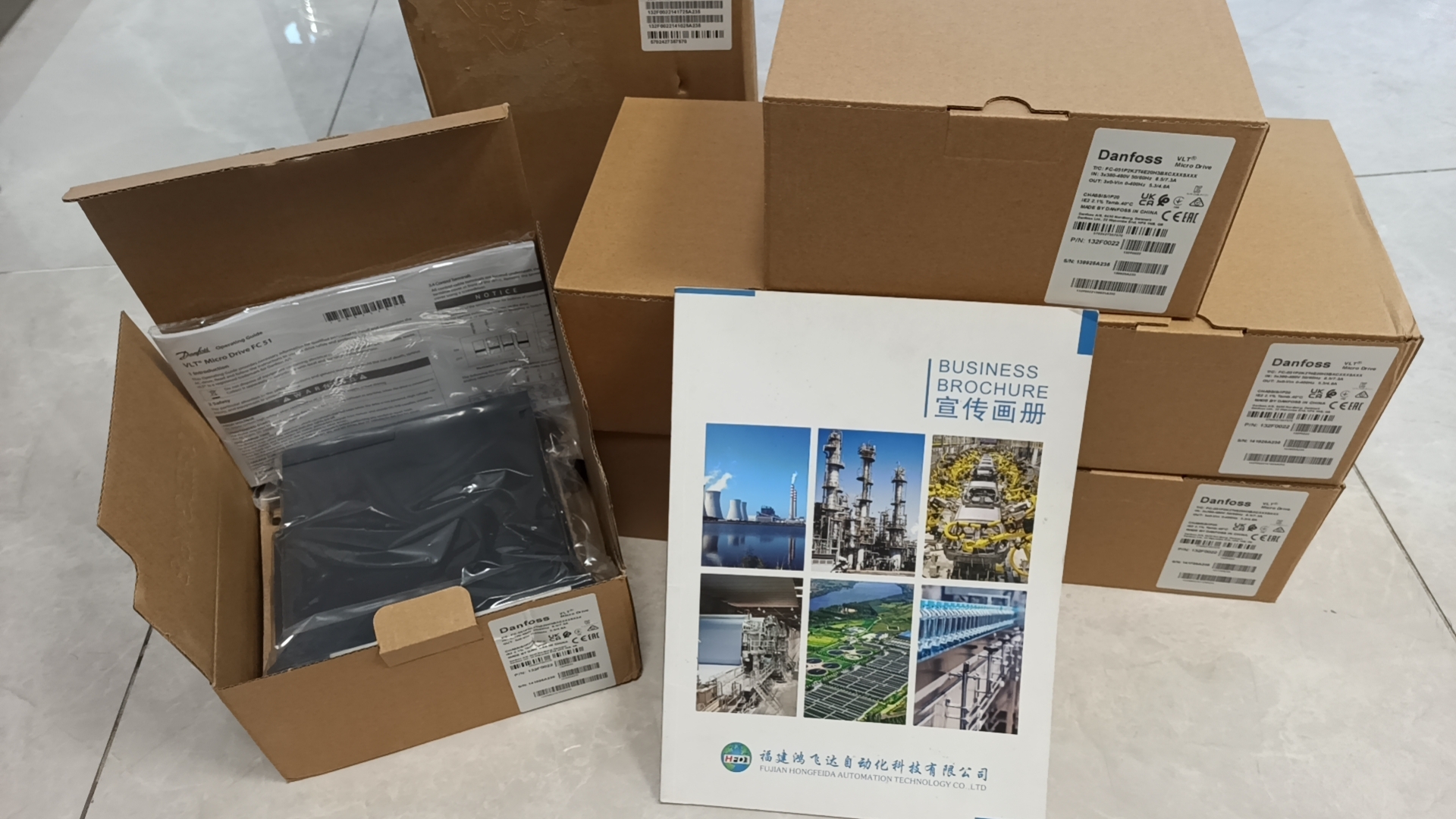 DANFOSS 132F0022 FC-051P2K2T4E20H3BX变频器