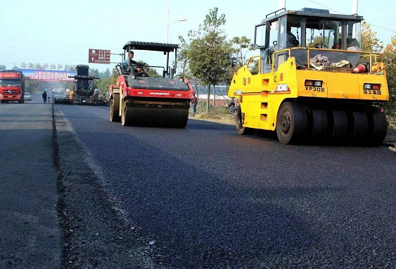沥青道路施工