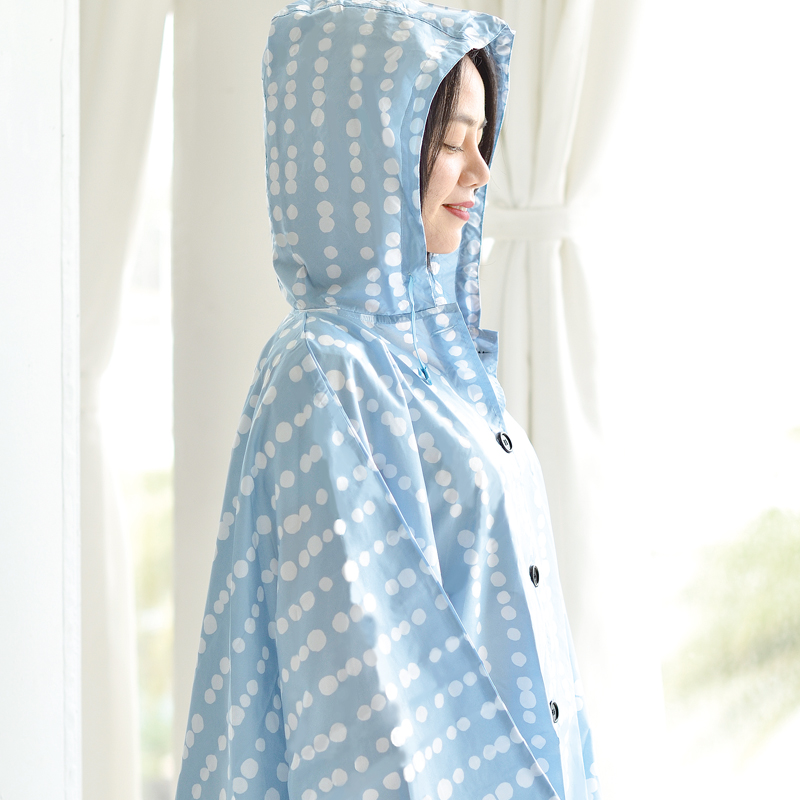 成人蓝底白波点雨披
