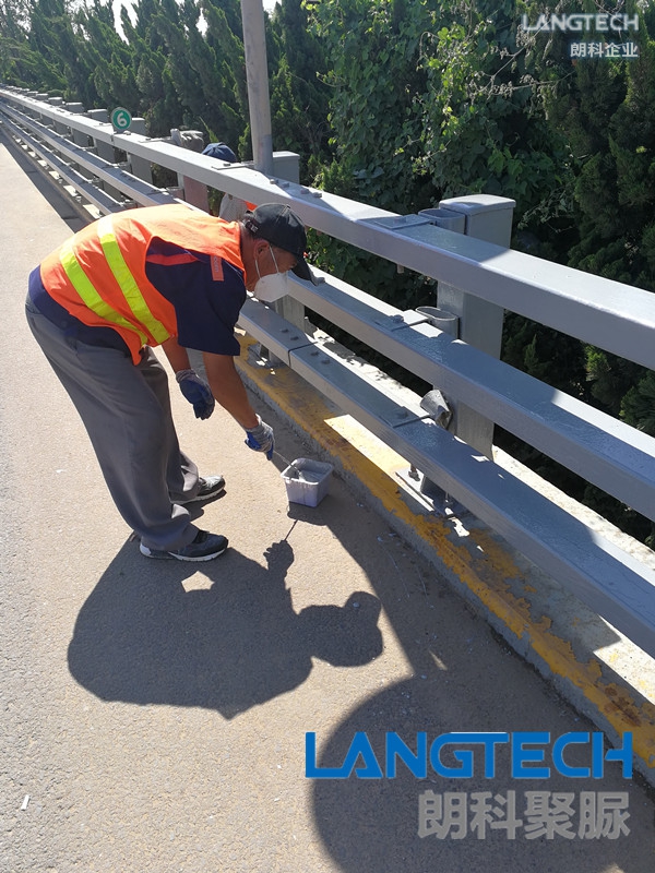 刚性手工聚脲防腐材料