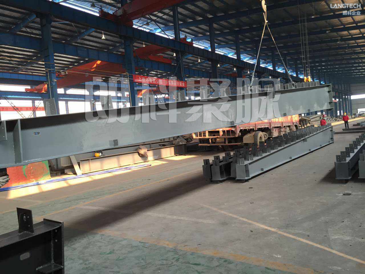 钢铁基材防腐聚脲材料