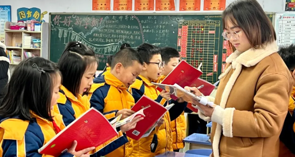 笔尖生花显能力 妙语连珠展风采