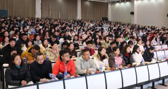 乘势而上开新局 笃行实干谋发展