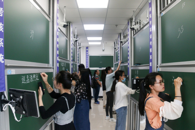 我校师范类专业学生的“三笔字”迎来新标准