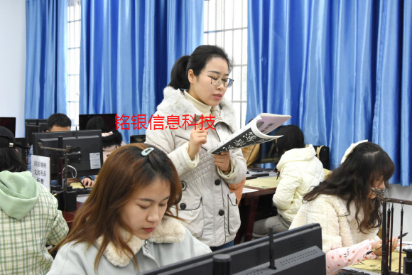 西华师范大学书法协会“笔墨书香”三笔字培训圆满结束