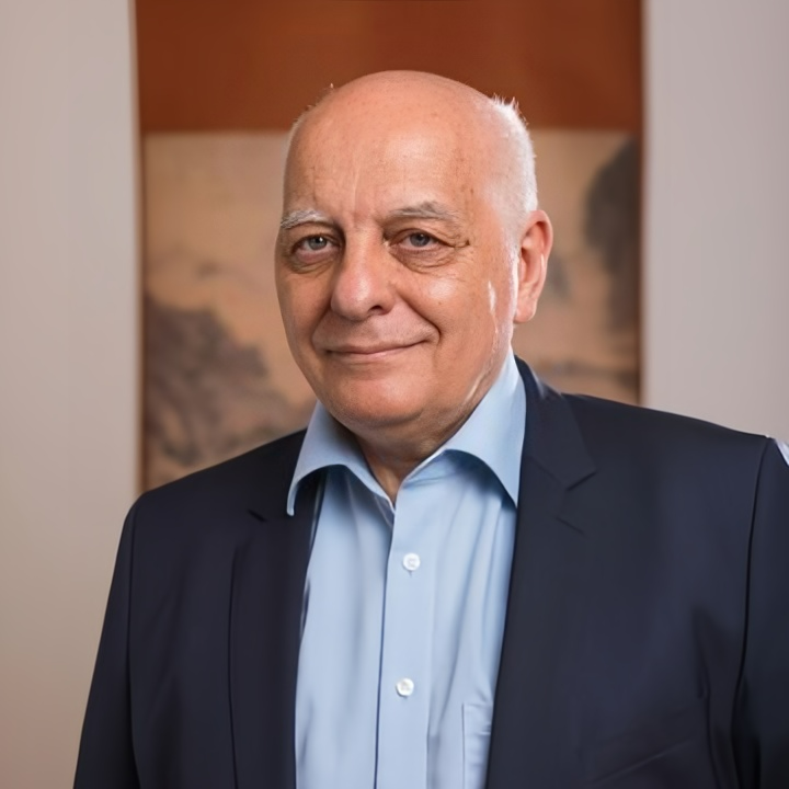 Gronwald博士：学者、高管、教师三重身份浑然一体