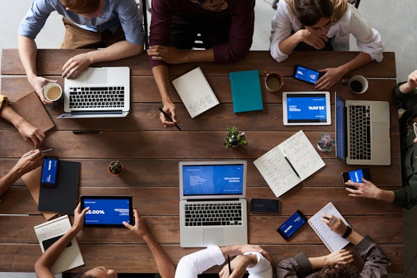 南康共享备料中心，由赣州市南康区城发家具产业智能制造有限责任公司投资运营，总面积接近4万平方米