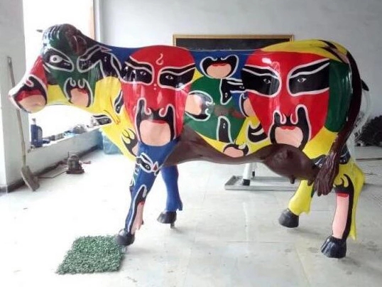彩绘牛