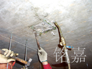 板底裂缝灌浆