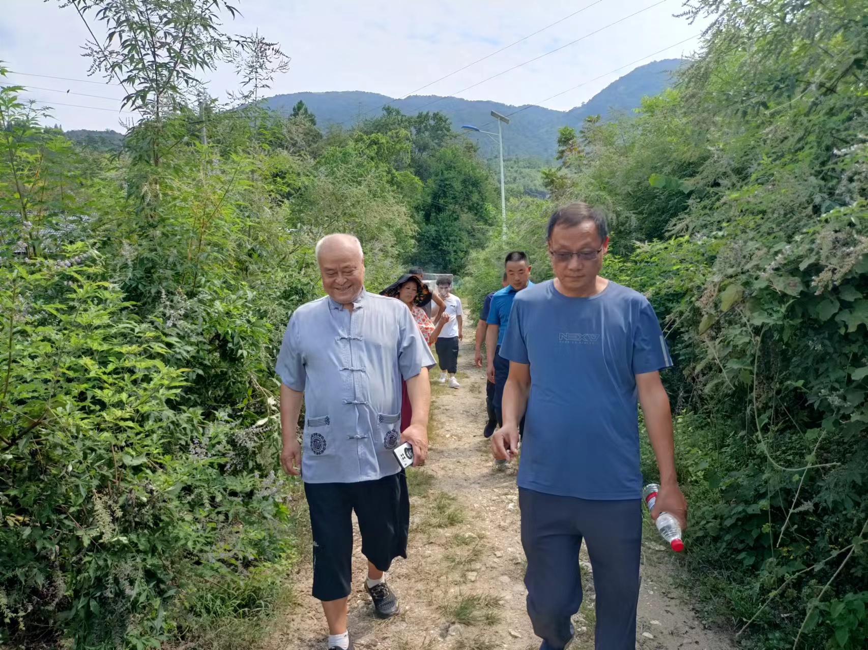 张家界市文旅局组织非遗专家到非遗项目申报地考察