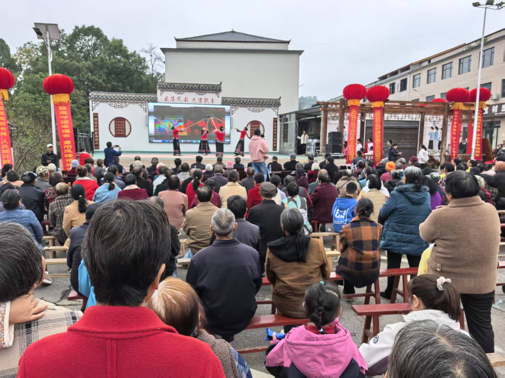 慈利县九澧村举办别开生面的重阳节敬老活动