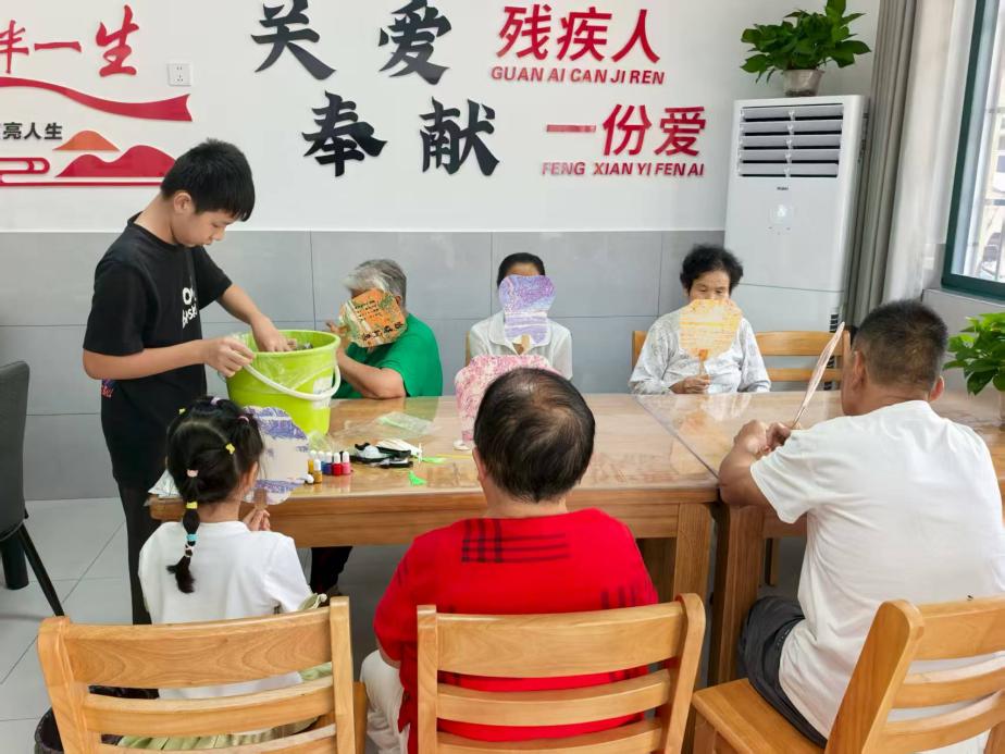 拓展辅助性就业新模式，李家集仰山庙阳光家园水拓扇制作活动点亮残疾人精彩人生