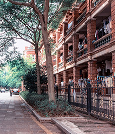 学校学生宿舍空气能热水器系统-美的商用空气能热水器