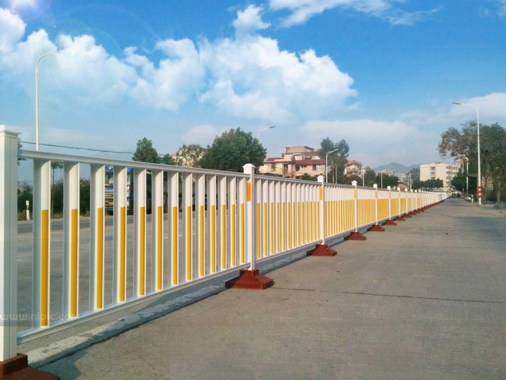 公路护栏
