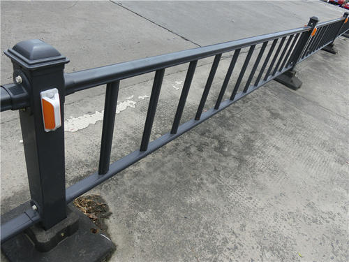 公路护栏
