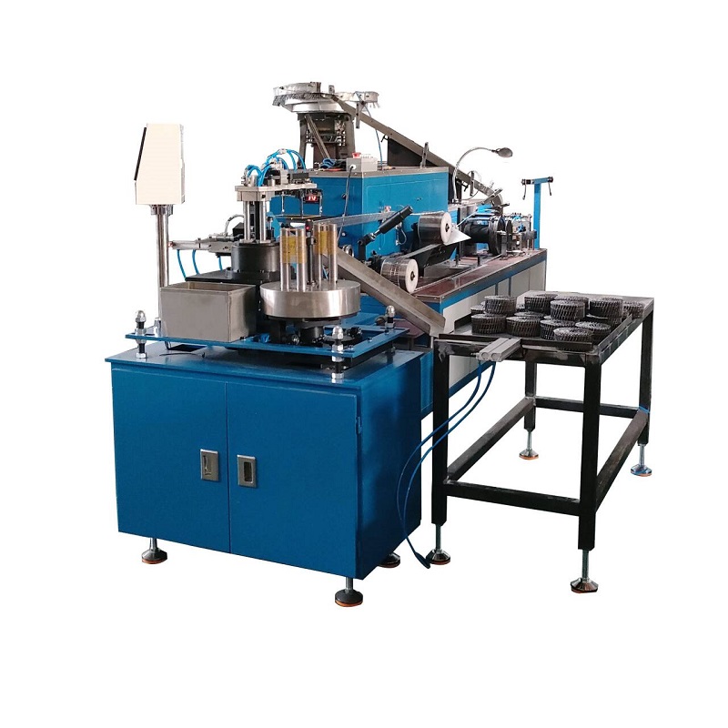Automatic coil nail collating machine
