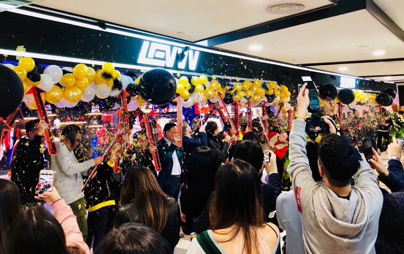 庆LEVVV乐赢新店开业