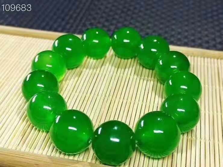 帝王绿翡翠手串