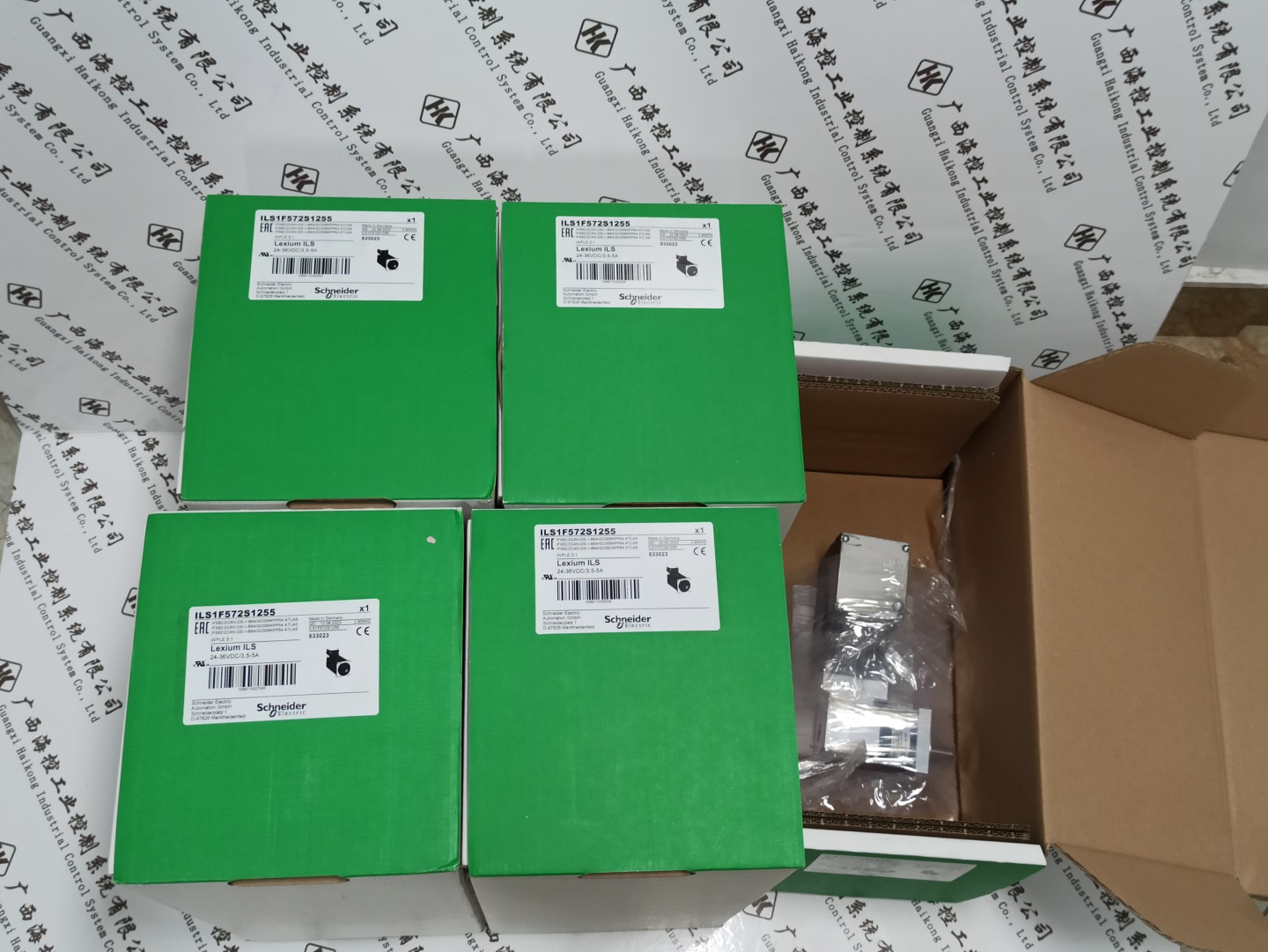 SCHNEIDER ILS1F572S1255 电机