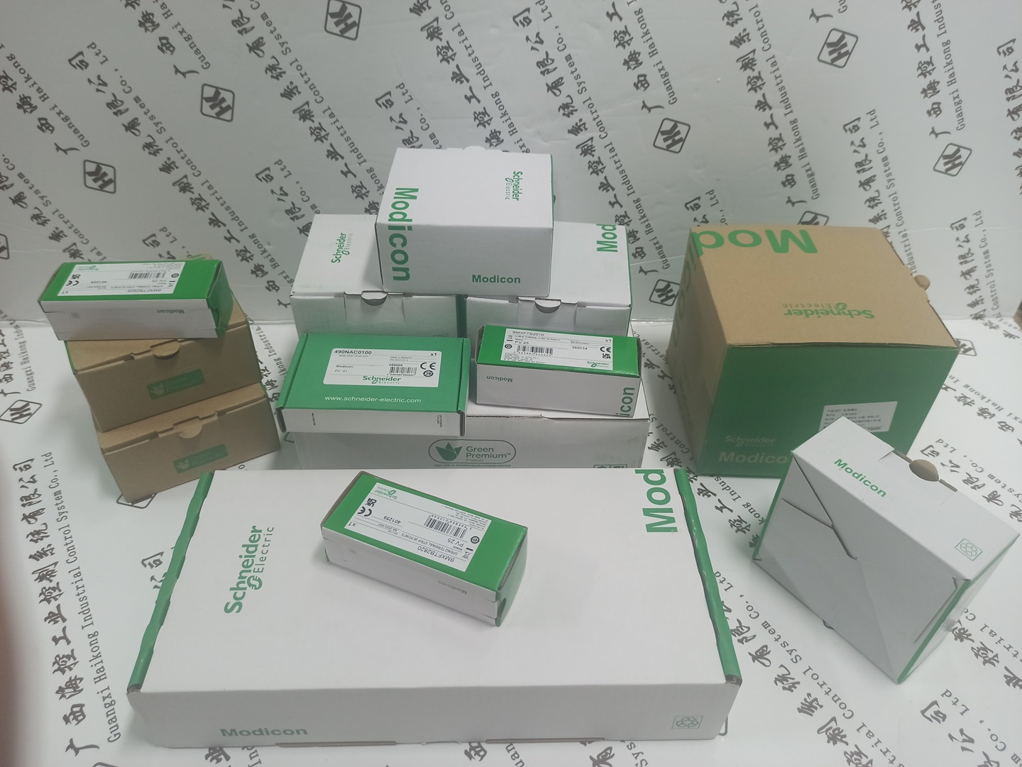 施耐德Schneider BMXFTB2820 型可拆卸弹簧式端子