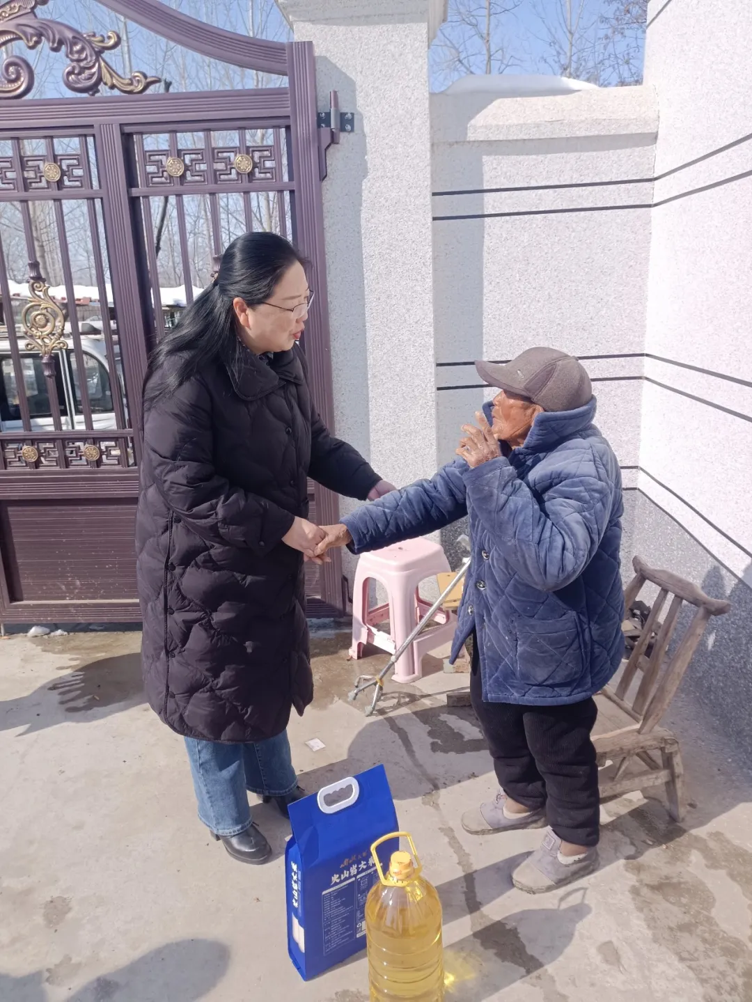【走访慰问】寒冬送温暖 帮扶显真情