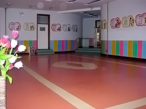 幼儿园地胶