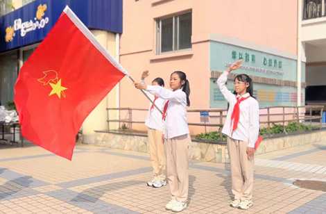 红领巾爱祖国-------少先队建队日活动