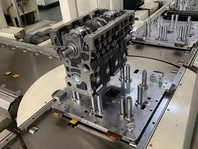 The inner part of an engine (2022)