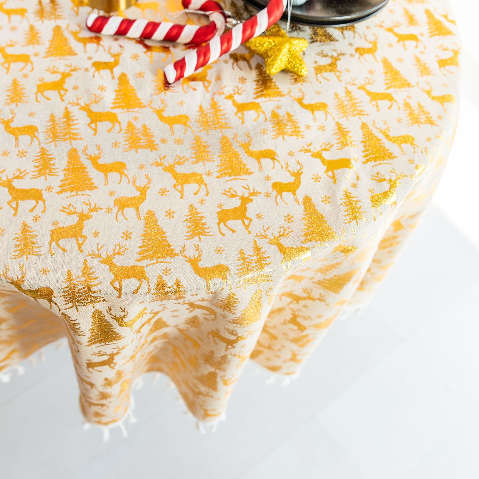 Snowflake Printed Round Tablecloth