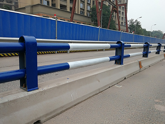 道路护栏防撞型